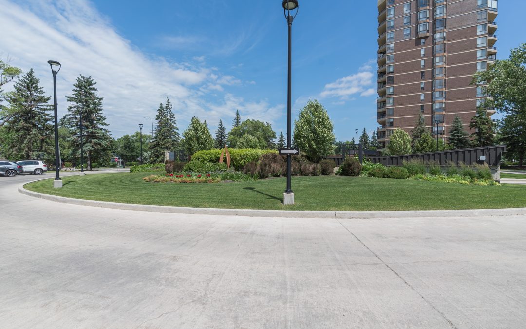 #1002-200 Tuxedo Avenue – $424,900.00